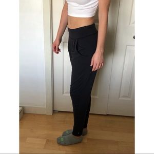 Lucy pleated tapered jogger pant